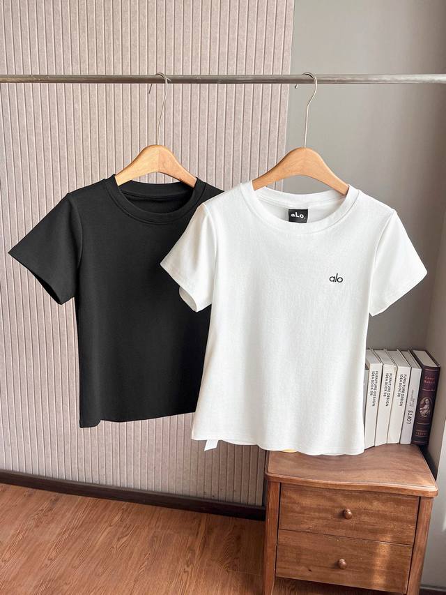 Alo slimming embroidered women's straight shoulder T-shirt Color: white black Si