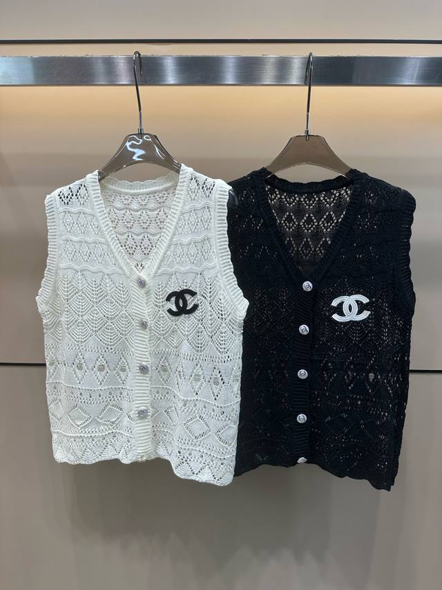 Chanel Chanel Double C Embroidery Custom Button Hollow V-neck Knitted Vest Style