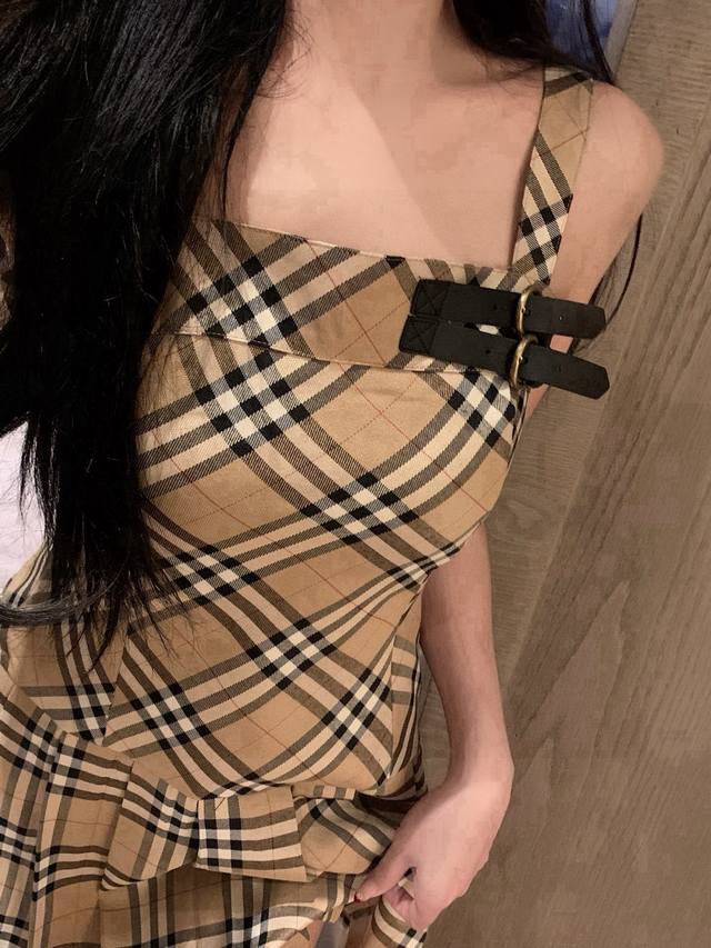 Burberry Bbr classic plaid sling pleated dress with headband Style number: 25670