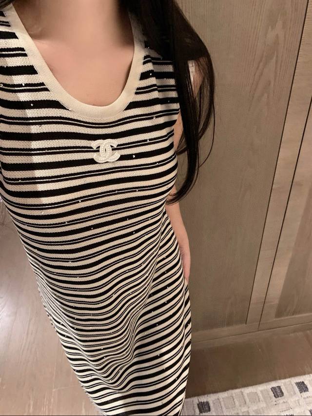 Chanel Chanel Double C Embroidery Hot Diamond Striped Knitted Vest Dress Style N
