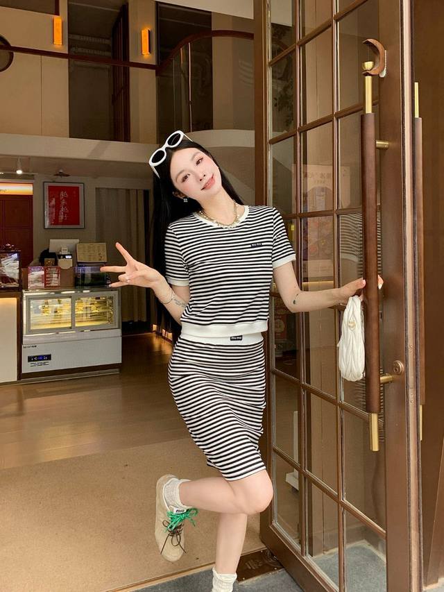 Miumiu Miu Miu customized letter small label air cotton striped short-sleeved sk