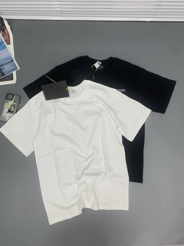 Arc'Teryx official website model reflective letter logo couple short-sleeved use