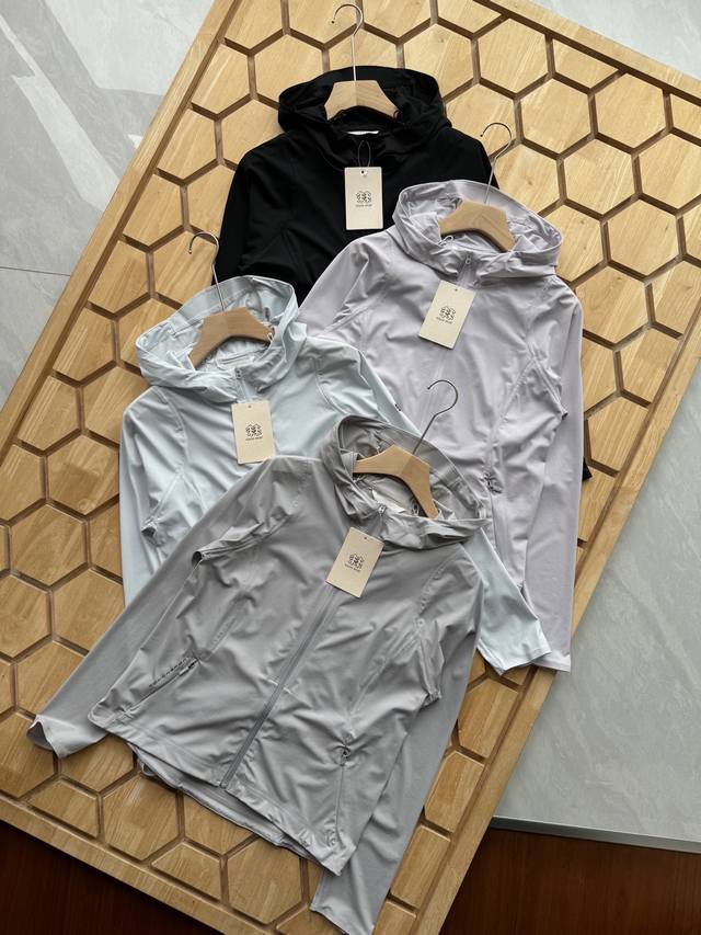 The same style as the cabinet Kolon Sport textured hooded Upf90+ breathable four