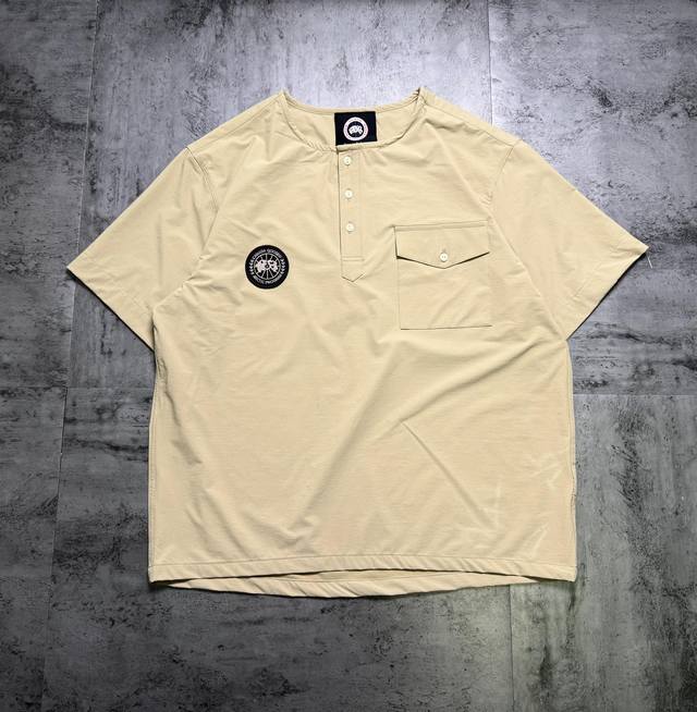 Big Goose Couple Short Sleeve Raglan Sleeve T-shirt The fabric is made of quick-
