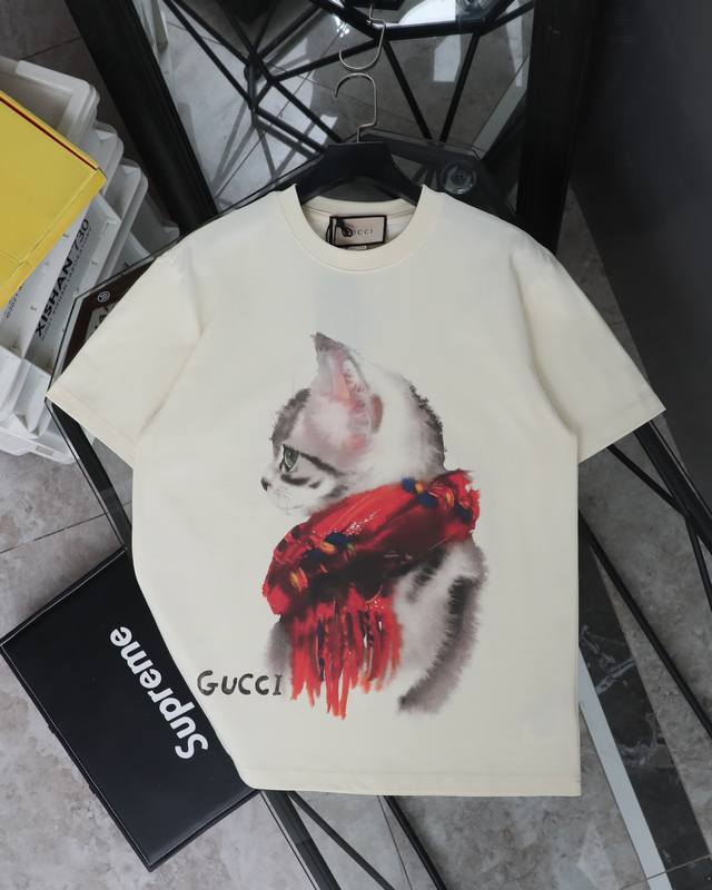 Gucci scarf kitten print round neck short-sleeved T-shirt Style number: 356 Orig