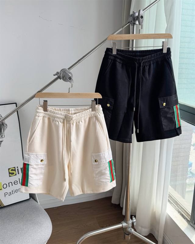 Top replica difference currency Gucci red and green webbing workwear pocket Logo