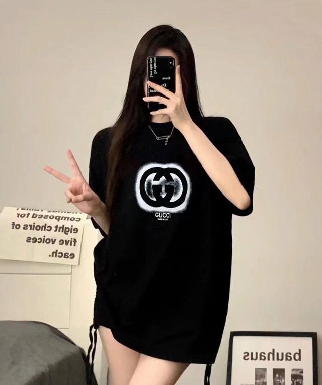 Top replica Gucci spray-painted double G interlocking print round neck short-sle