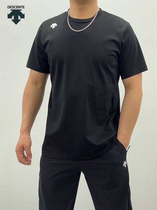 Descente men's outdoor sports round neck short-sleeved T-shirt is sold at 790 .
