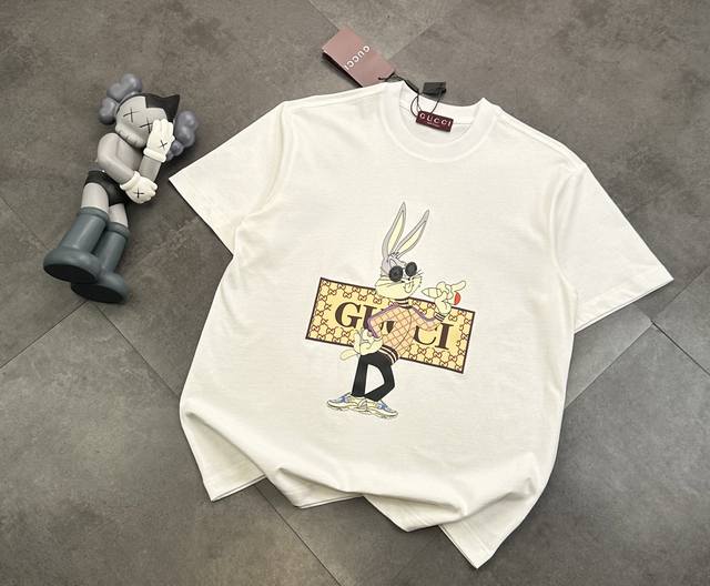 Fashion brand Gucci Gucci direct spray Bugs Bunny couple short-sleeved T-shirt!
