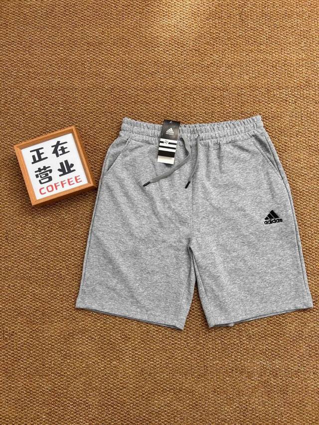 Adidas' latest basic gray five-point casual shorts for summer are made of heavy