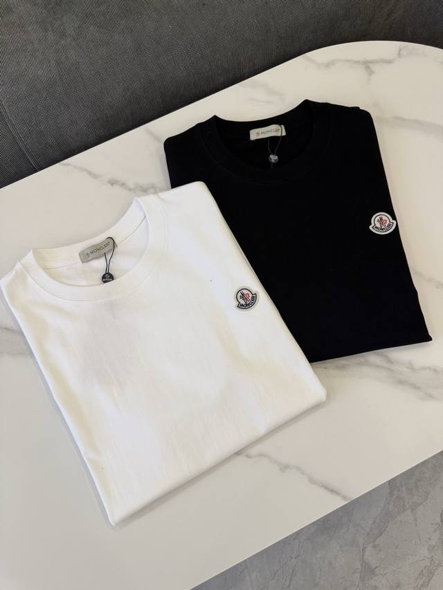 Moncler Basic Patch Logo Round Neck Short Sleeve T-shirt for Men and Women - The
