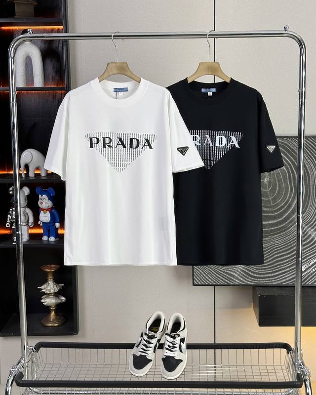 Prada 25Ss new summer model short-sleeved couple's style with letter Logo on the