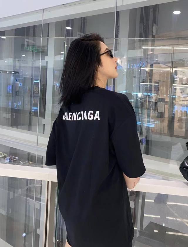 New arrival! Balenciaga couple's white letter short-sleeved T-shirt! Loose fit!