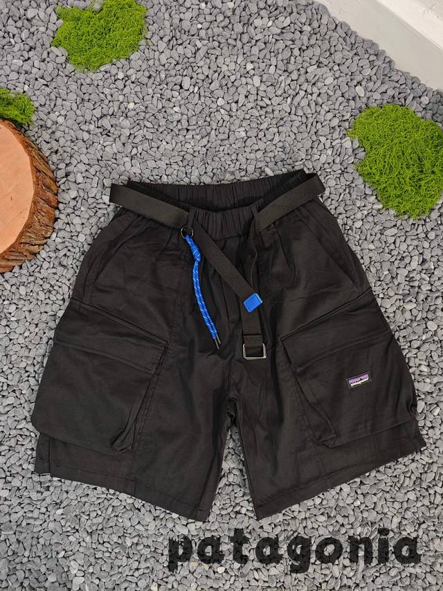 Patagonia outdoor large pocket work shorts. Three-dimensional shape, neat and ca