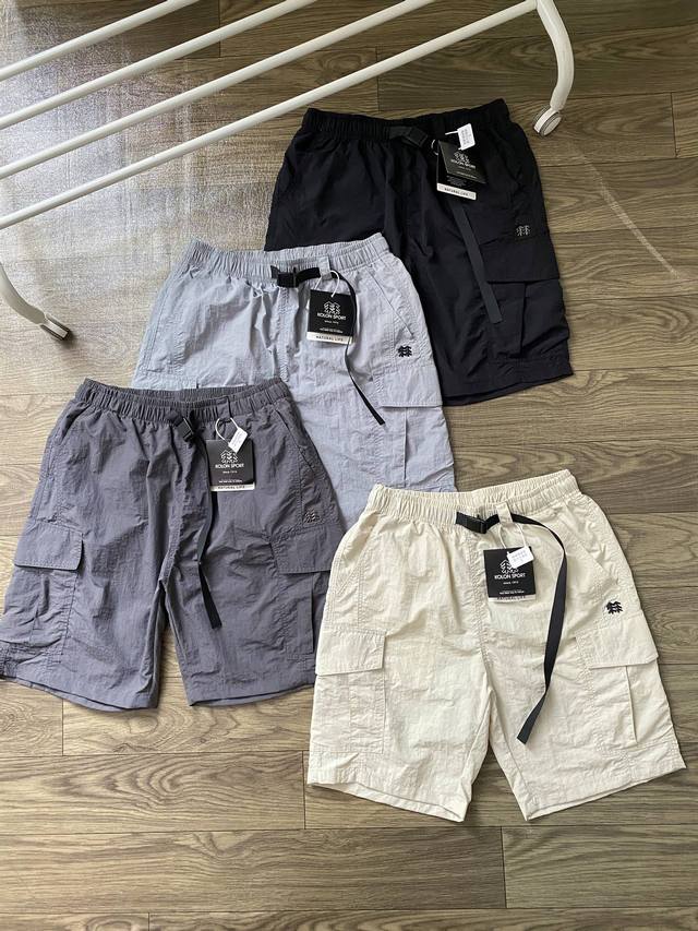 Kolon Sport flap multi-pocket loose water-repellent and dirt-resistant shorts Of