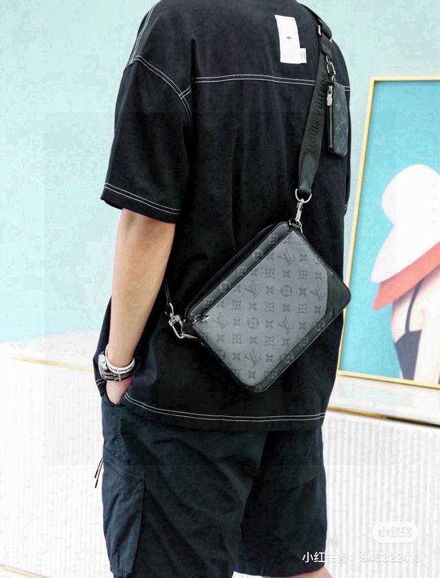 Lv Black Warrior Three-in-One The most popular men's bag this year, Lv Black War