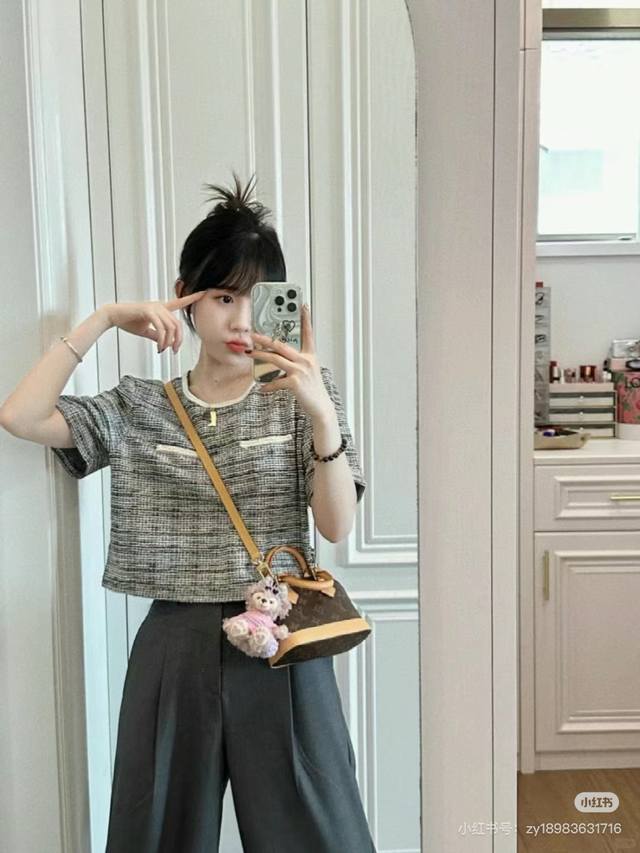 Lv Alma Nano monogram small shell bag The beauty ceiling of the Lv monogram worl