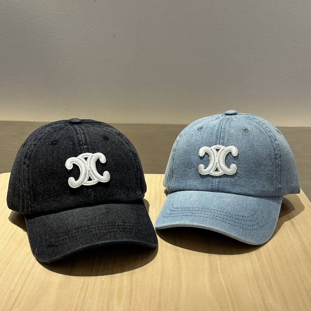 Celine denim baseball cap! Super stylish and special! High quality at a glance,