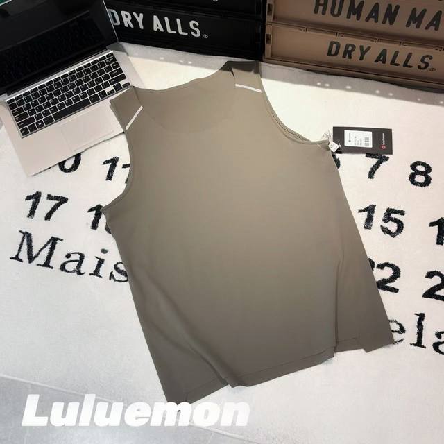 Lululemon Metal Vent Tech Men's Sports Laser Perforated Seamless Tape Breathable