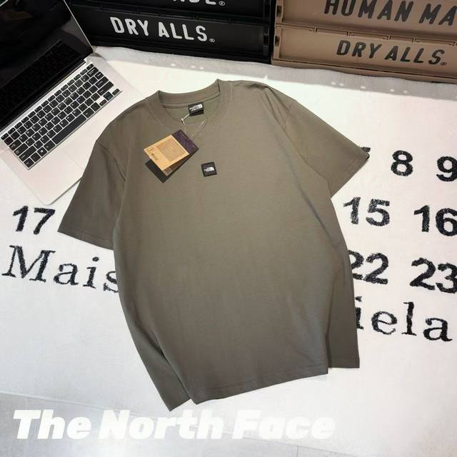 The North Face Tnf chest box small label short sleeves - Fabric: Made of origina