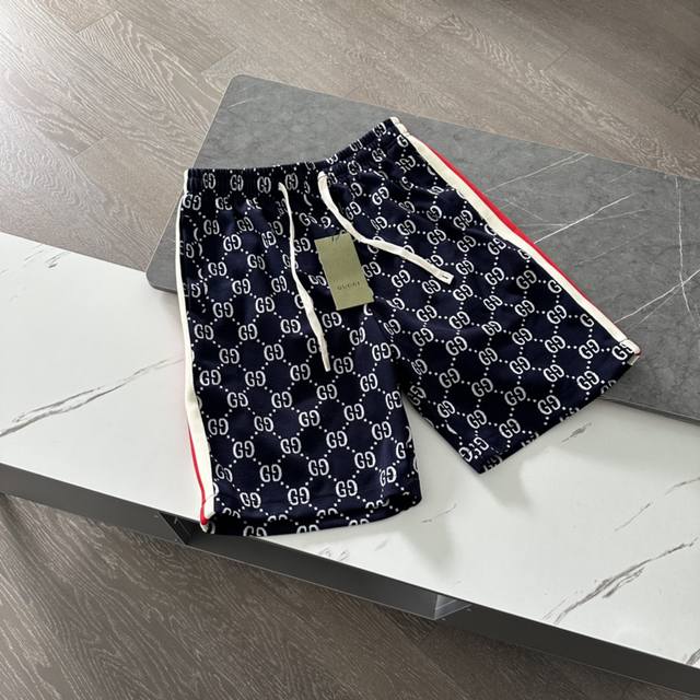 Gucci printed casual knitted shorts are made of imported knitted yarn-dyed fabri