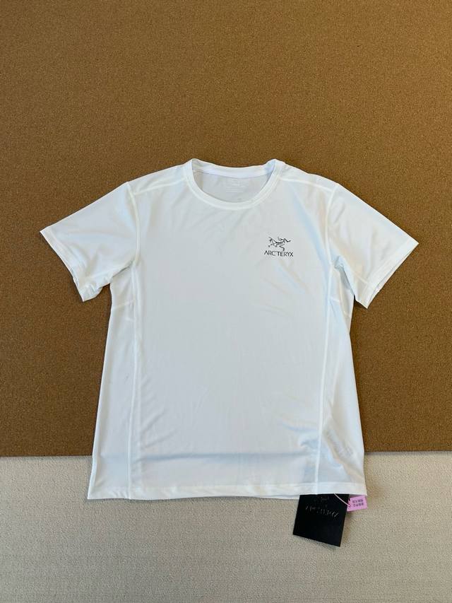 Arcteryx Lightweight Outdoor Sports Sweat-Absorbent Short-Sleeved Tee Color: Bla