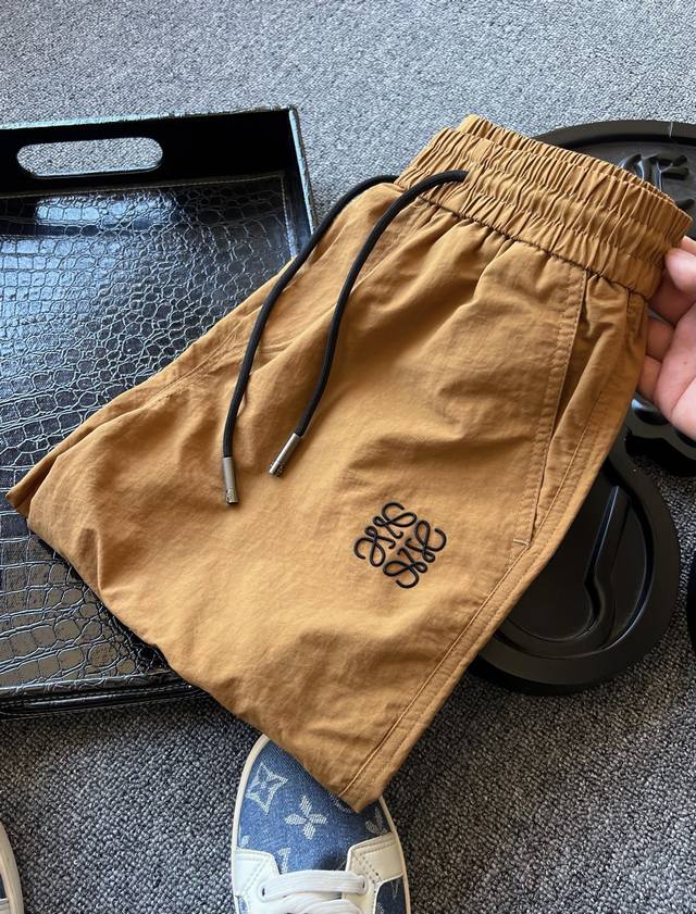 New ice oxygen shorts! Popular item! Loewe's new ice oxygen cotton shorts! Hang