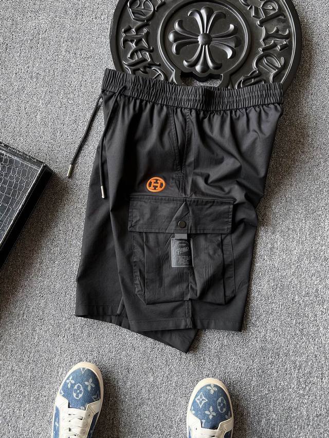 Top new shorts! Popular item! New work shorts from Hermes mall! Hang Lung is sel