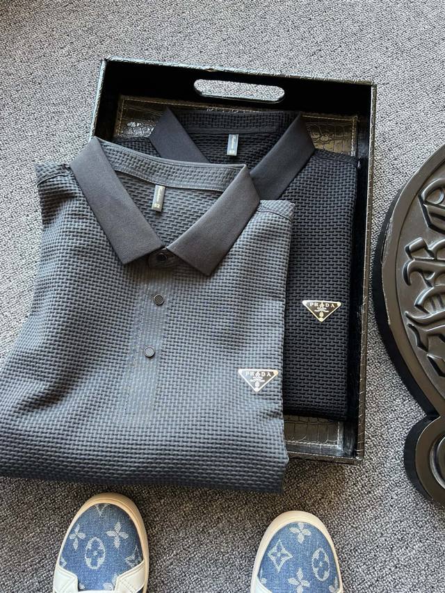Top-notch seamless counter! Popular hit! Prada's new seamless short-sleeved Polo