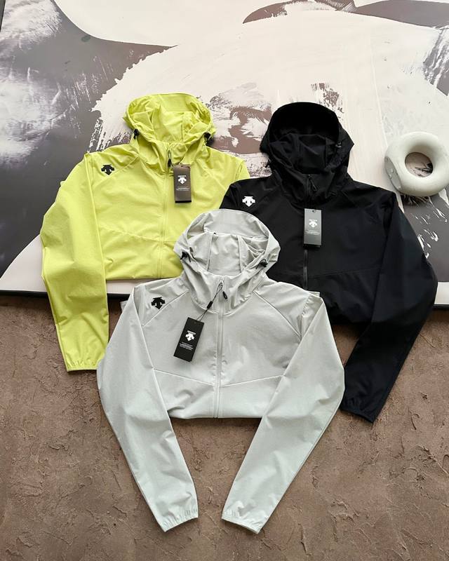 New Descente windproof, splashproof and sun-proof men's and women's style Upf140