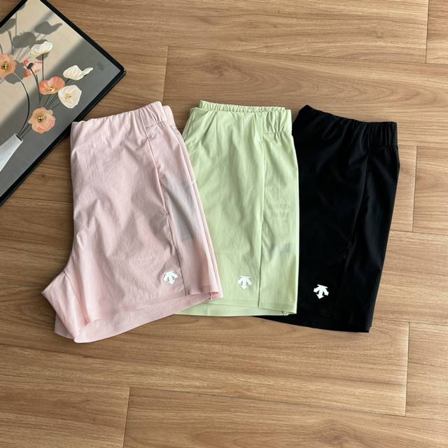 1677507FFF! New summer product of Women's Training series of woven shorts, woven