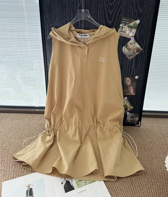 Price P: Product name: Mium*U French retro pleated design hooded dress Size: ML