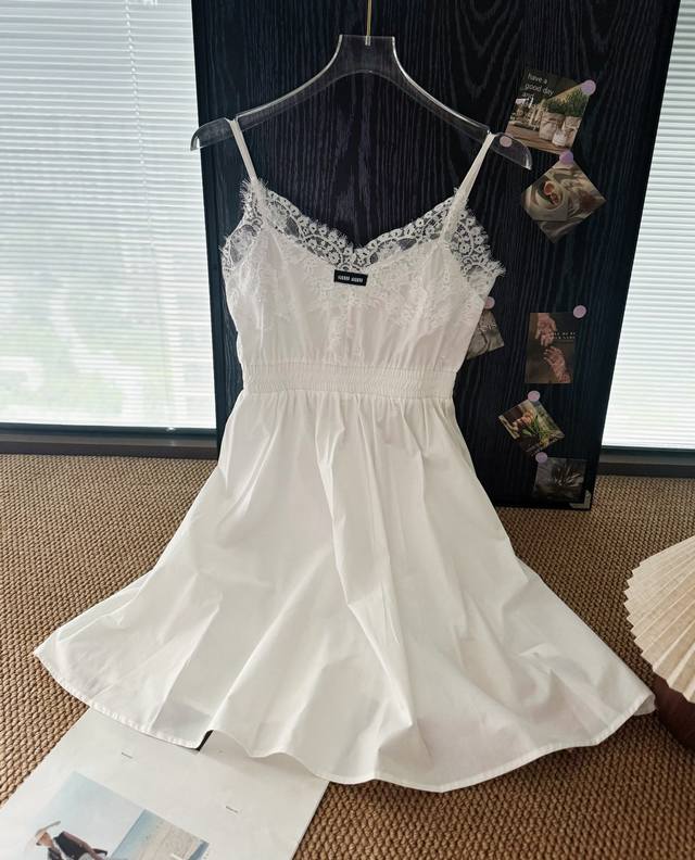 Price P: Product name: Mium*U Lace splicing suspender first love little white dr