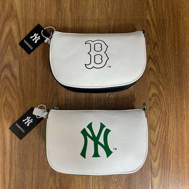 Mlb Ny New York Yankees Boston Red Sox large logo print detachable adjustable sh