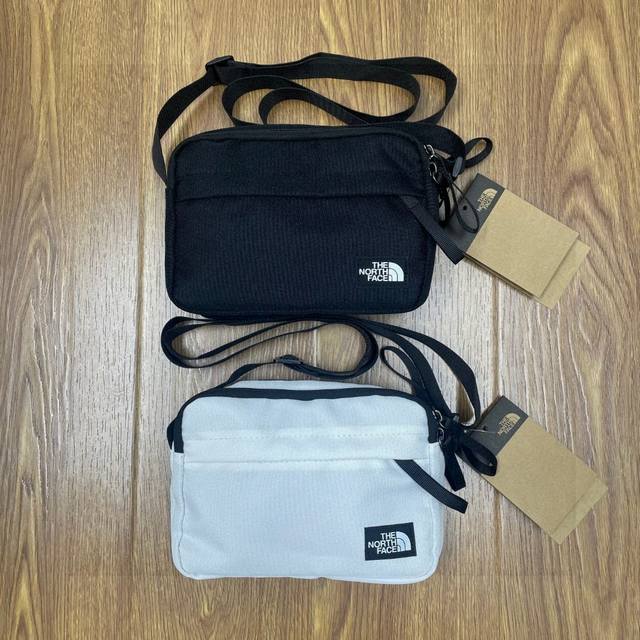 The North Face Tnf leather logo sports casual shoulder bag messenger bag Large c
