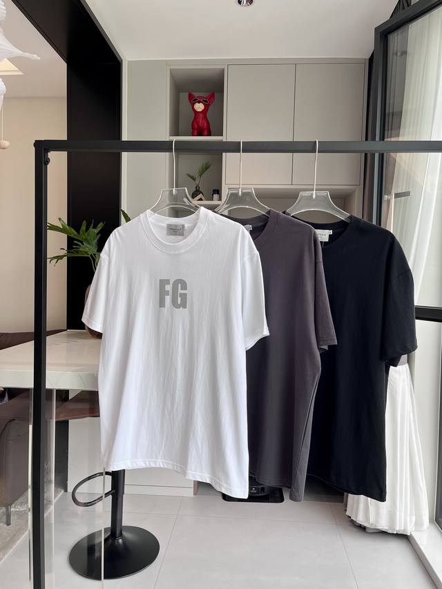 Fog basic short-sleeved T-shirt Fog Essentials Fear Of God reflective large lett