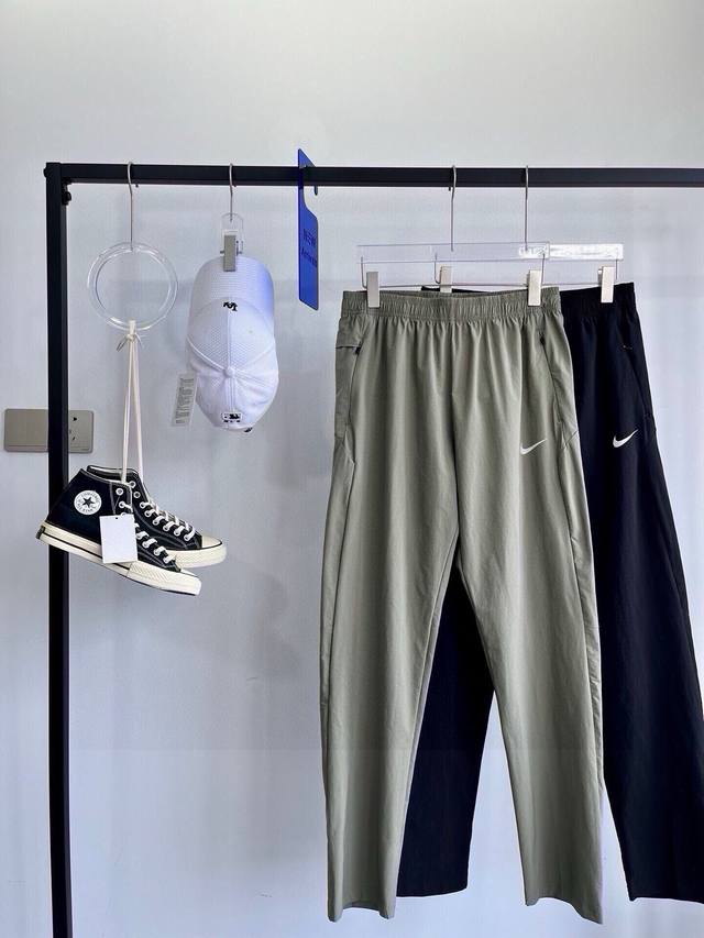 Nike reflective casual pants Nike reflective casual pants straight pants, super