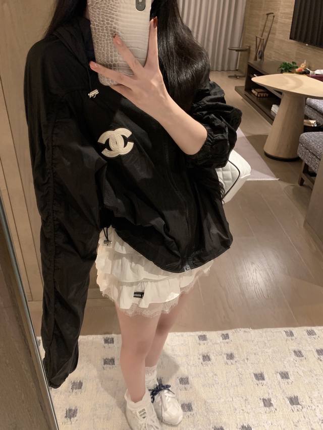 New arrival Chane* Chanel second-hand pleated cuffs hooded sun protection jacket
