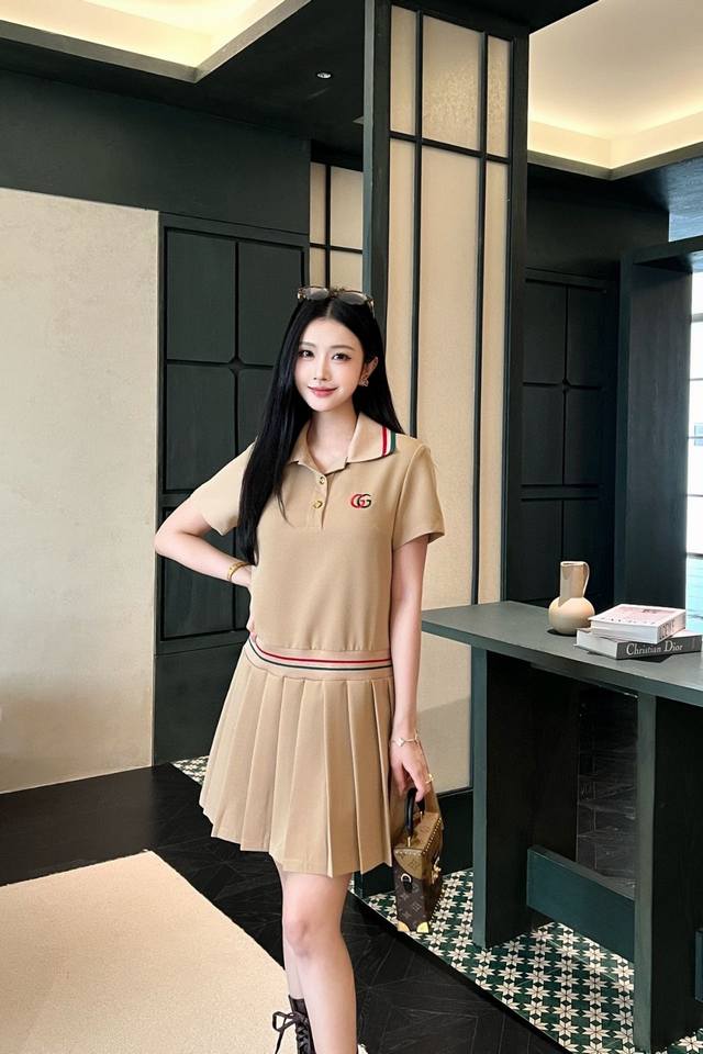 New arrival Gucc* Gucci 25Ss new embroidered Polo collar dress Fashionable, low-