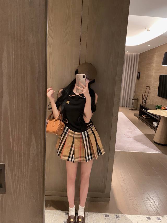 New arrival Burberr* Burberry embroidered badge patchwork plaid pleated skirt Po