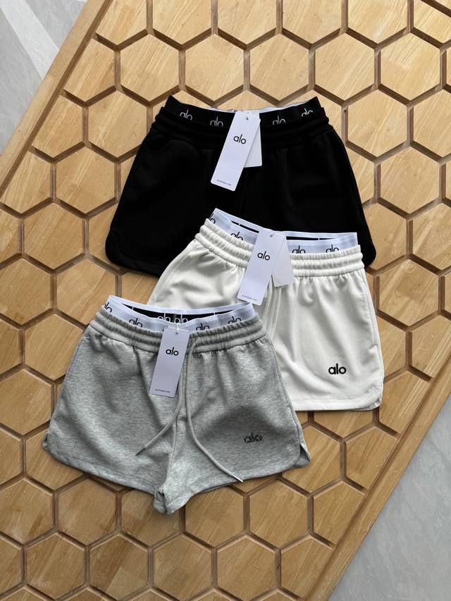 Summer essential shorts Alo women's shorts summer casual sports style The fake t