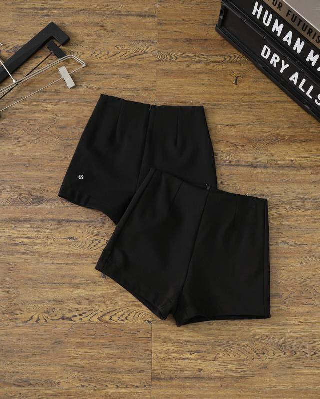 Speed Up Women's High Waist Shorts 4 * Lined StyleحLululemonح Color: Black Size: