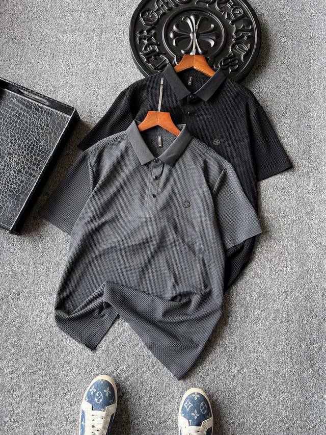 Top-notch seamless fabric! Popular hit! Moncler's new seamless short-sleeved nyl