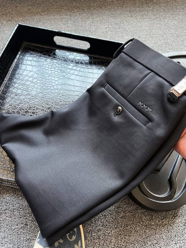 Top-quality goods from the counter! Popular hit! Zegna's three-pronged high-end