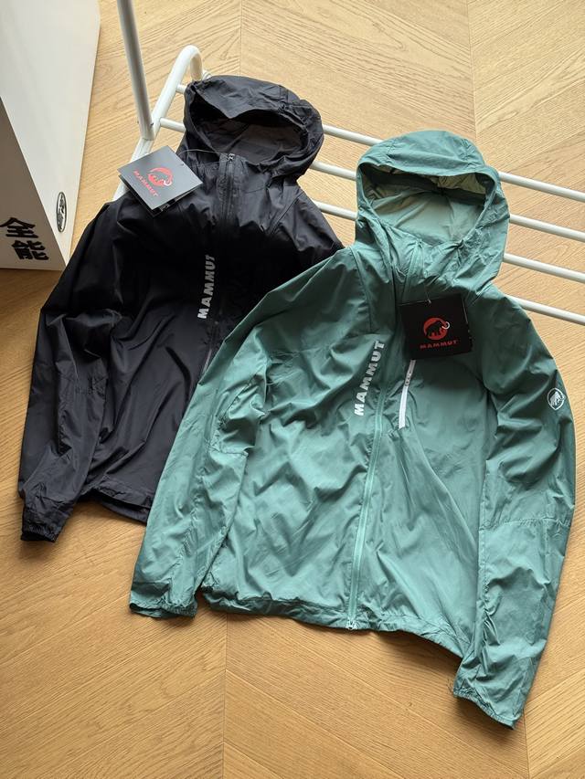 for Mammut 25Ss with lightweight breathable windbreaker skin clothing on the che