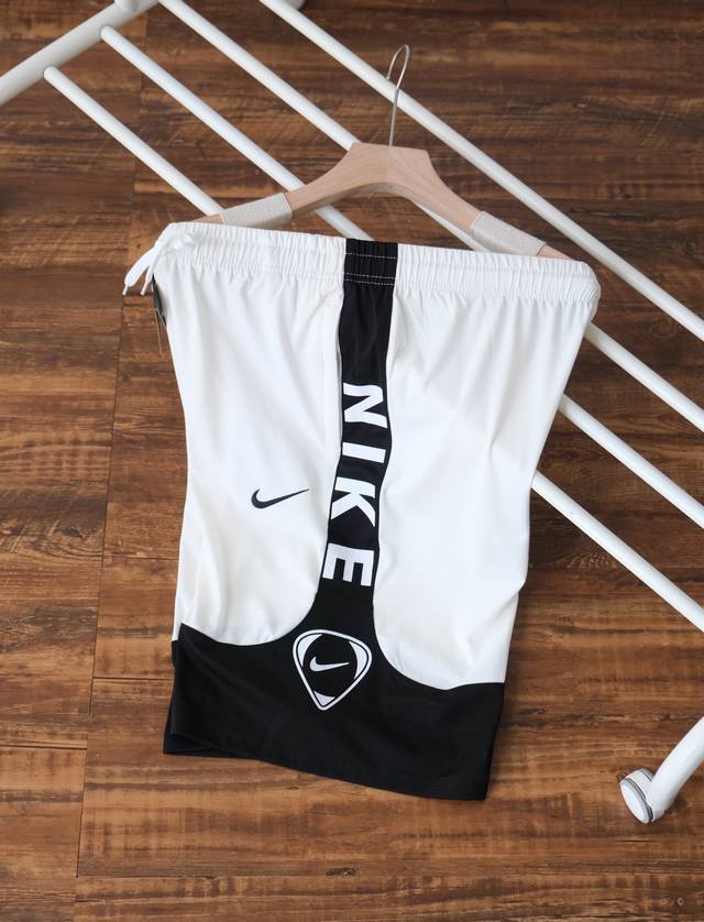 2025 Nike new shorts are full of embroidery and as smooth as milk! Lightweight a