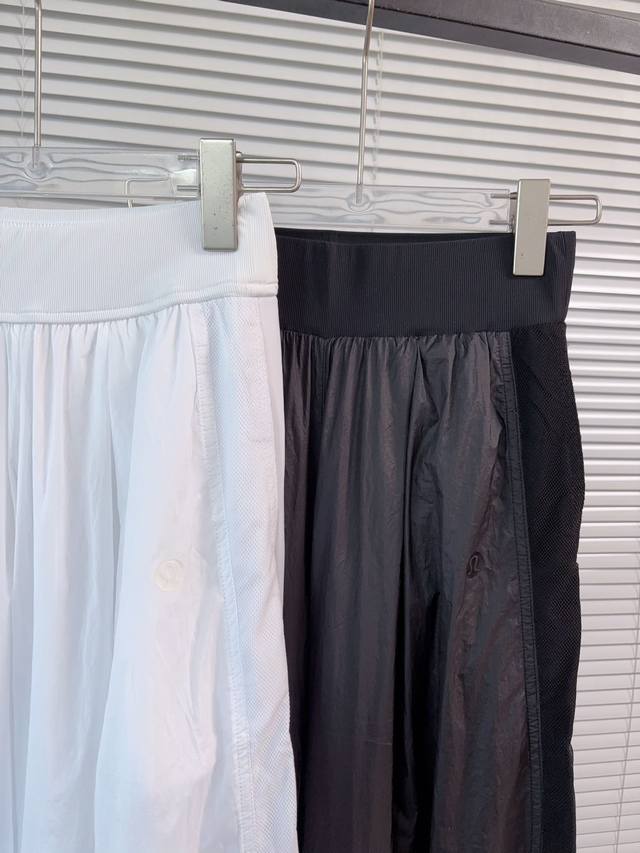 Details Lulu tennis pants return in two colors Lulu is so amazing, it is no exag