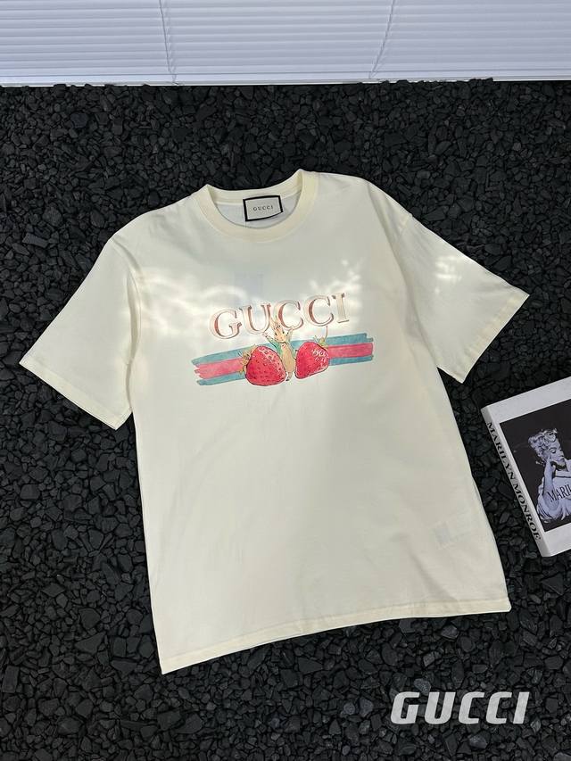 Gucci 23Ss summer new sweet strawberry letter logo printed short-sleeved T-shirt