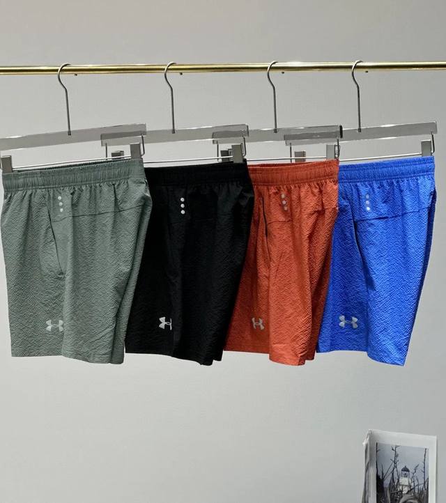 New arrival Four-color bubble plaid three-quarter shorts The same style as Under