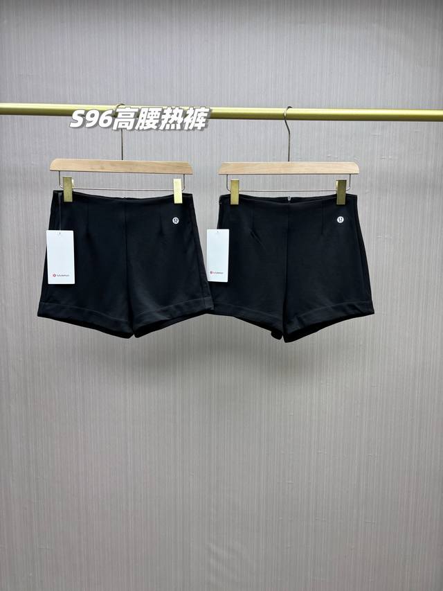 package, 2 pairs in a pack! Extremely classic black shorts, Lululemon's latest w